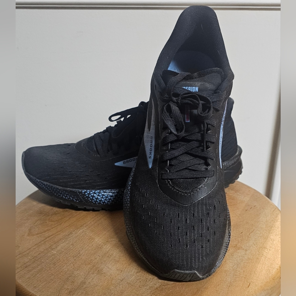 Ladies Brooks Hyperion Tempo Shoes, Size 10M